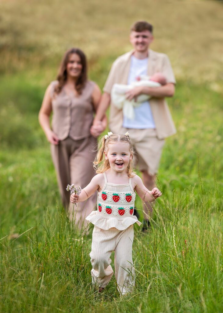 outdoor family photoshoot, family photography, family photographer Glasgow